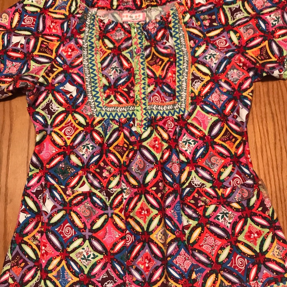 Scrub top